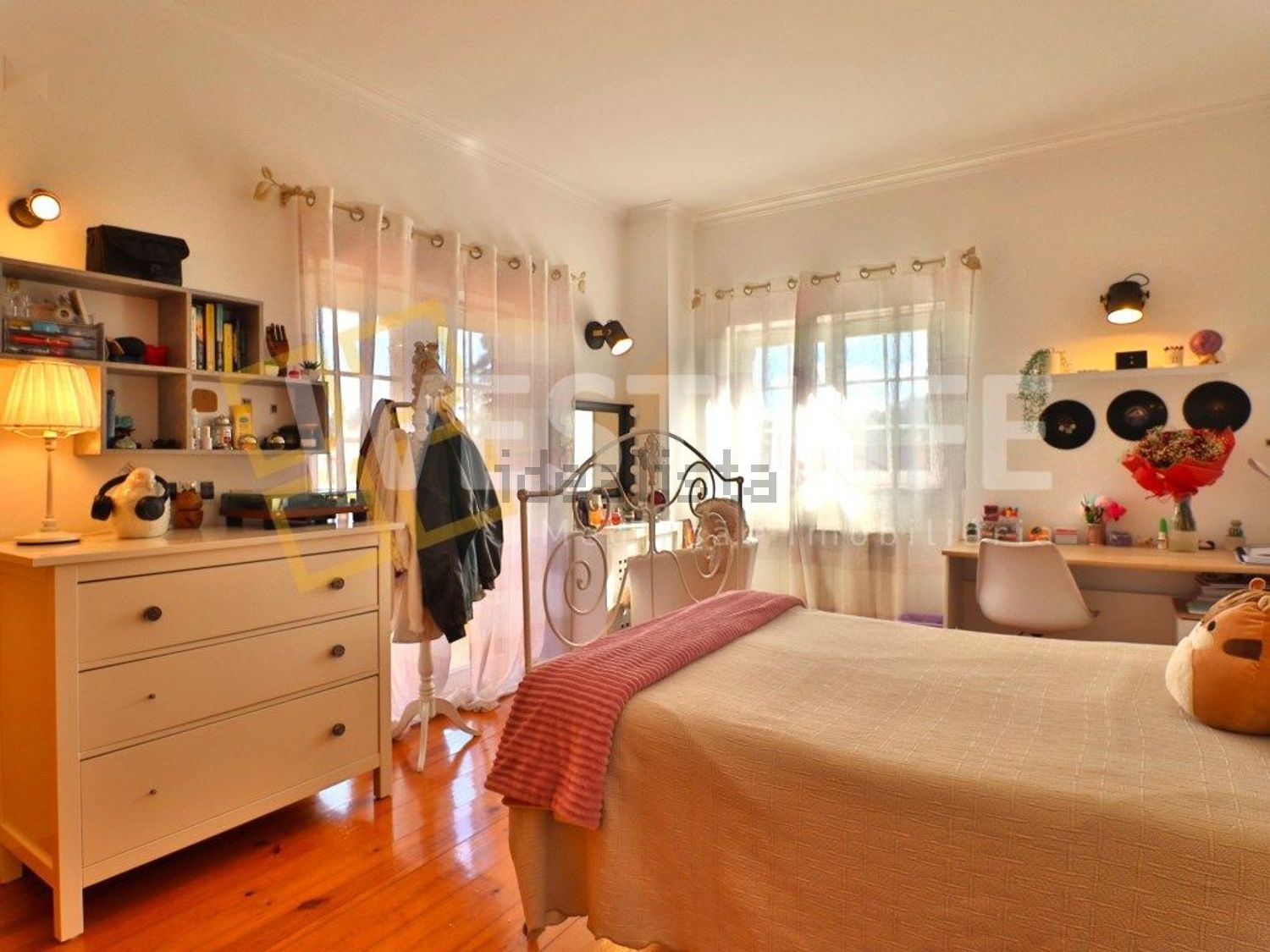 小楼房或独栋别墅出售在Turcifal - 卧室