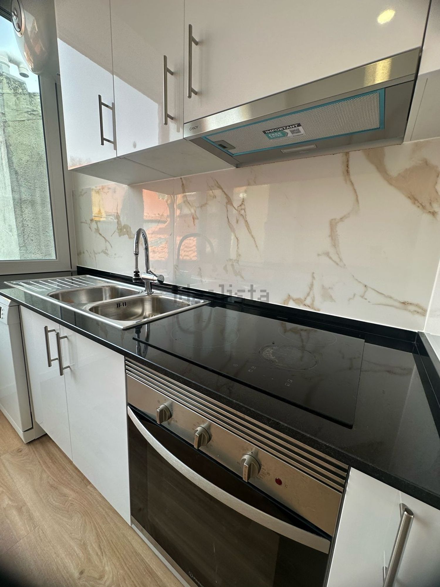 出租房间在Rua Florbela Espanca, 11 - 厨房