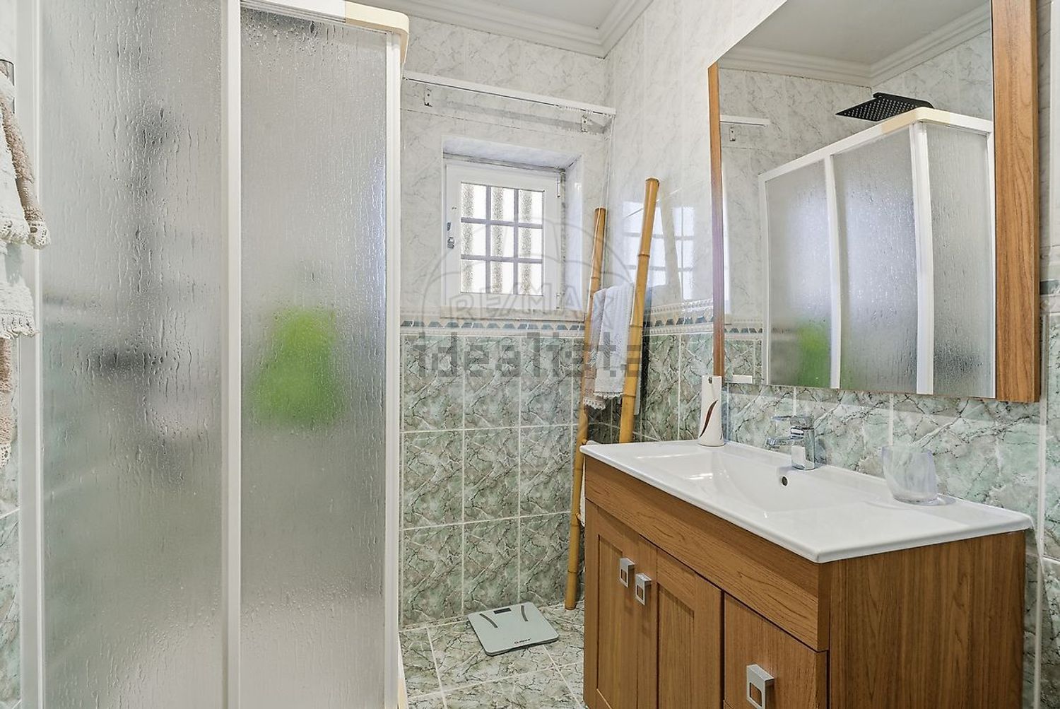 小楼房或独栋别墅出售在São Quintino - 卫生间