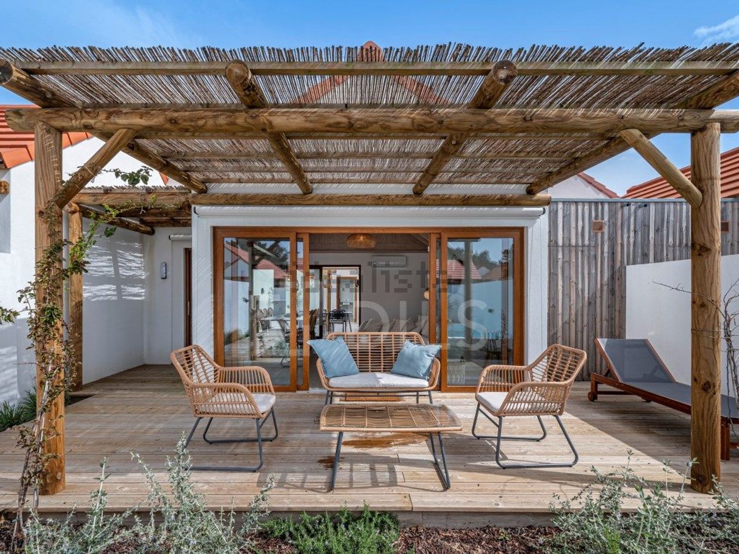 小楼房或独栋别墅出售在Rua da Eira - 阳台