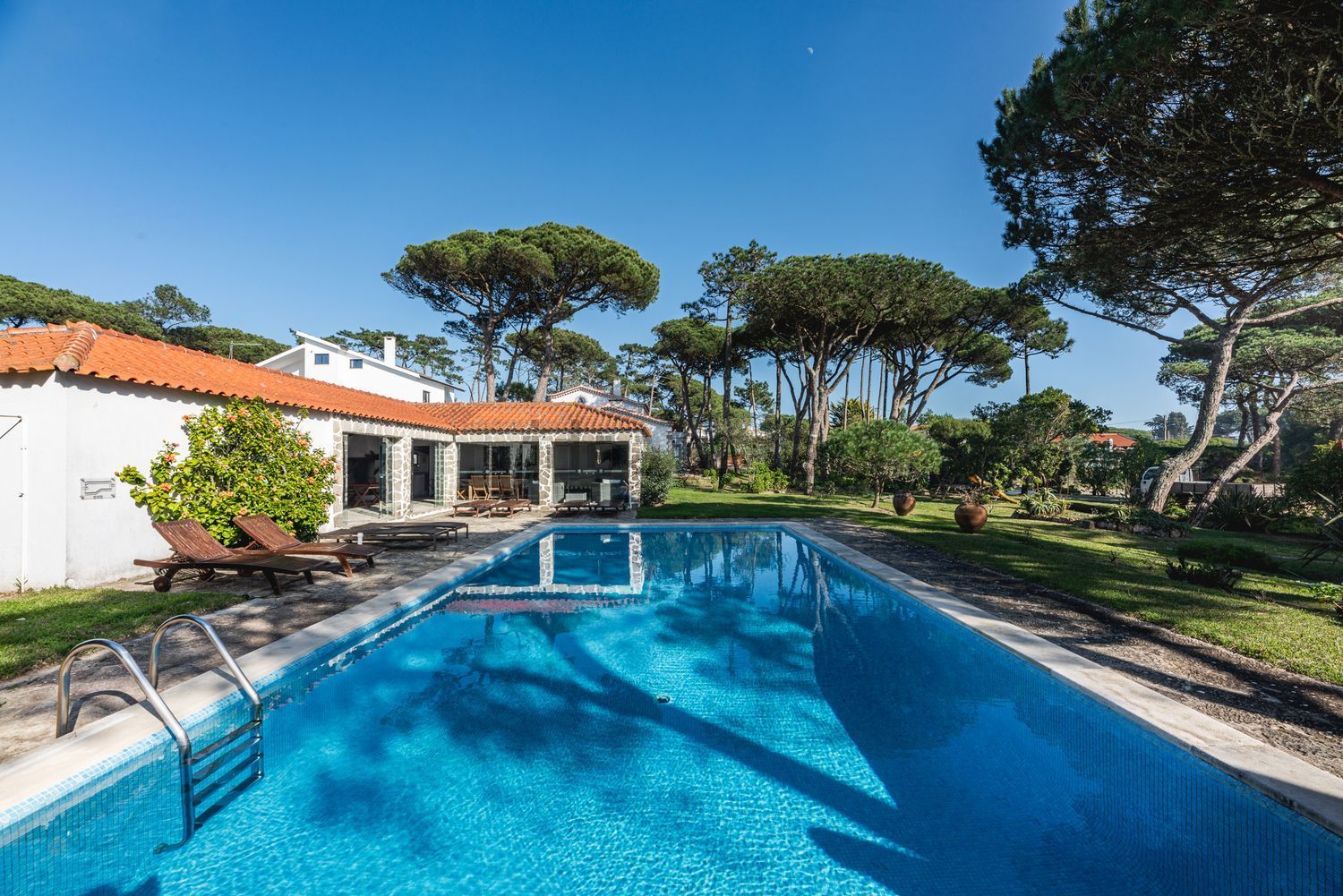 小楼房或独栋别墅出售在Caminho do Rio Touro - 游泳池