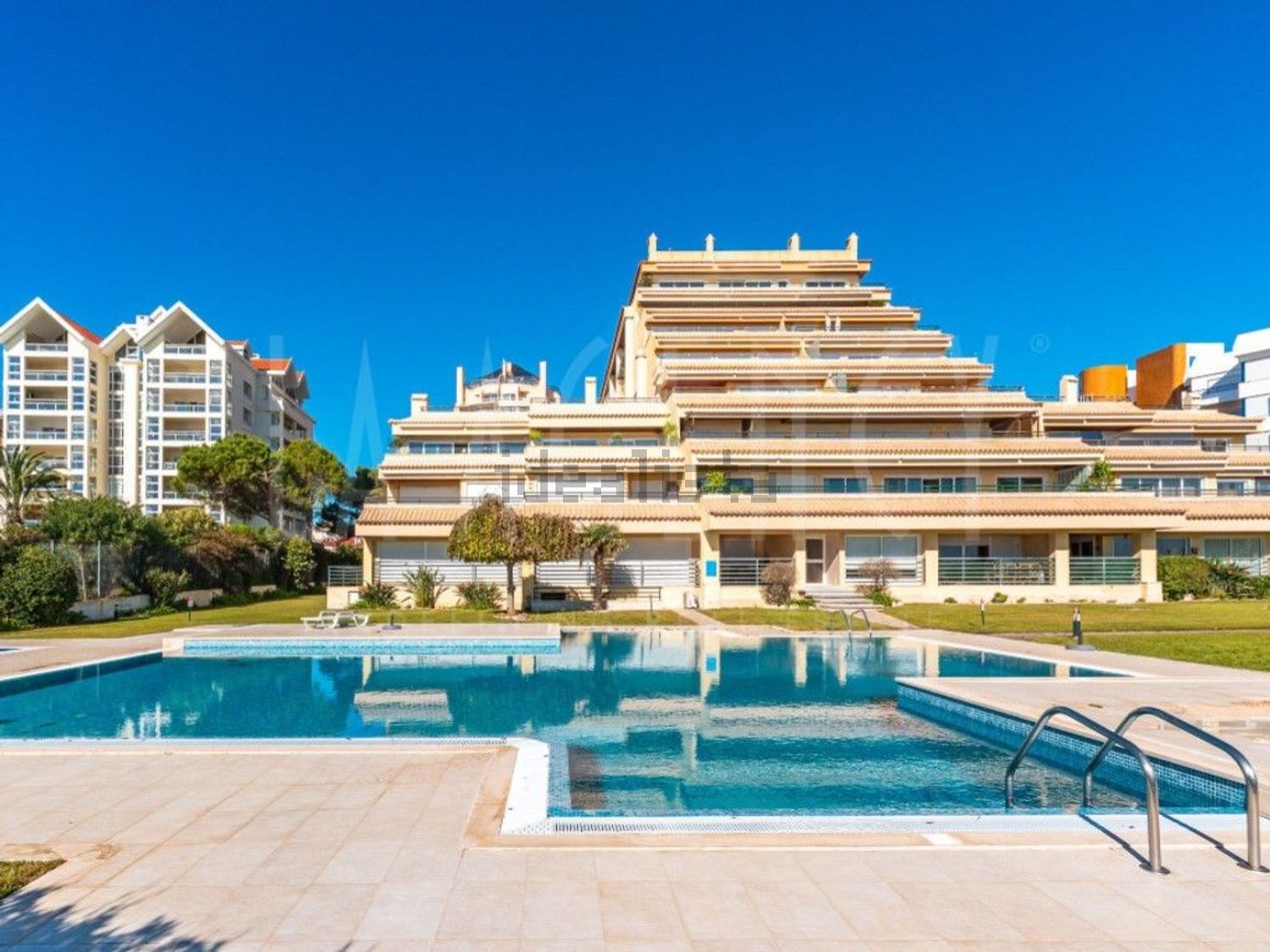 公寓 t1出售在Centro de Cascais - 游泳池