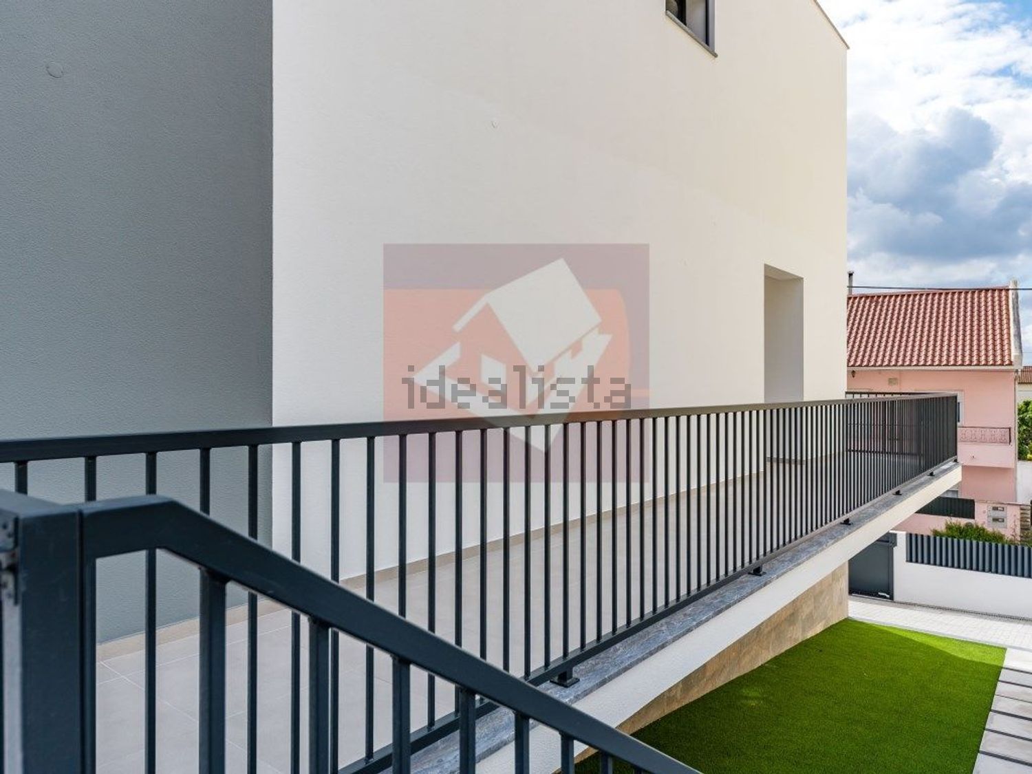 小楼房或独栋别墅出售在Pontinha e Famões - 详情