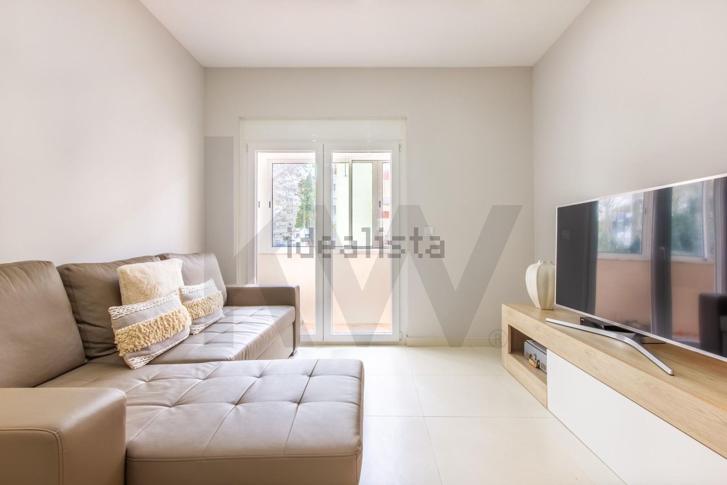 公寓 t3出售在Rua Dom Pedro de Almeida Portugal, 17 - 客厅