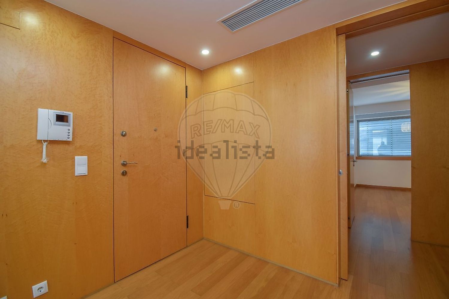 公寓 t3出售在Rua Xavier de Araújo, 14 - 过道