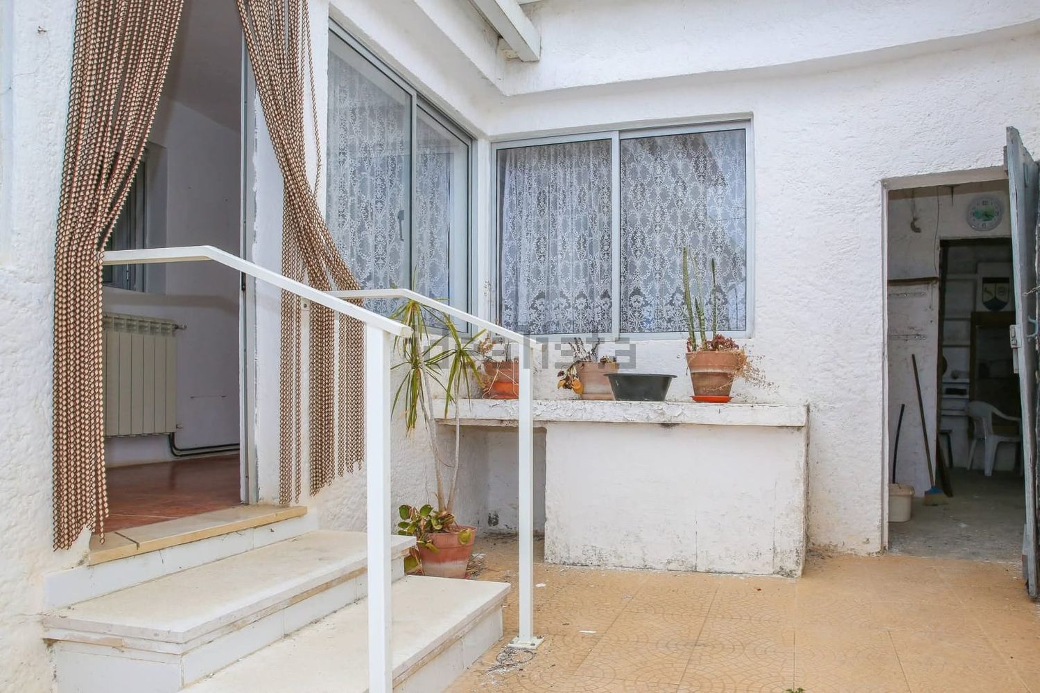 小楼房或独栋别墅出售在Rua das Flores - 外立面