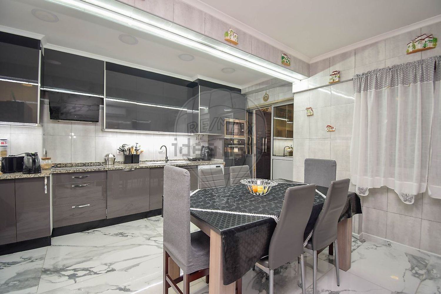 公寓 t3出售在Rua Doutor Jaime Cortesão - 厨房