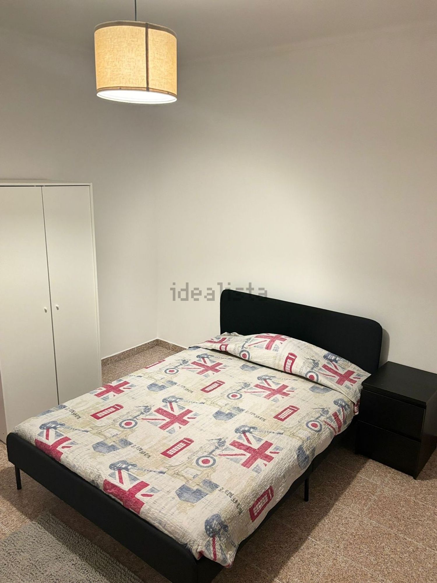 出租房间在Rua João Villaret, 17 - 卧室