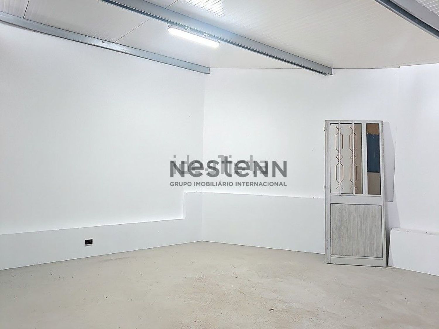 小楼房或独栋别墅出售在Rua do Forno s/n - 停车位