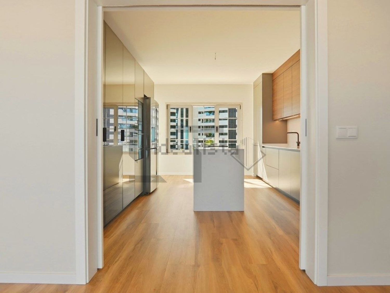 顶层公寓出售在Alameda dos Oceanos - 试衣间