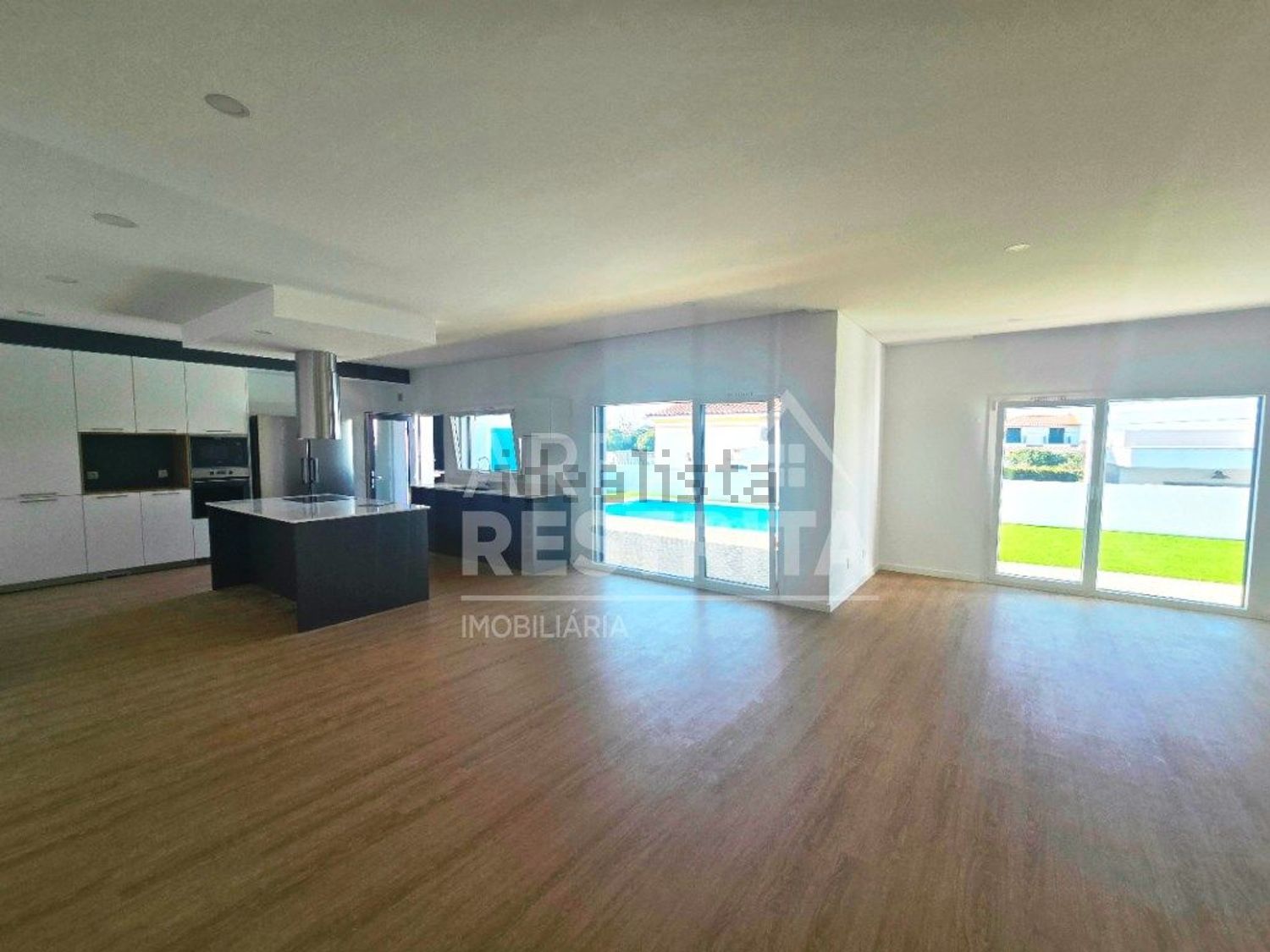 小楼房或独栋别墅出售在Rua dos Vitoriosos - 客厅