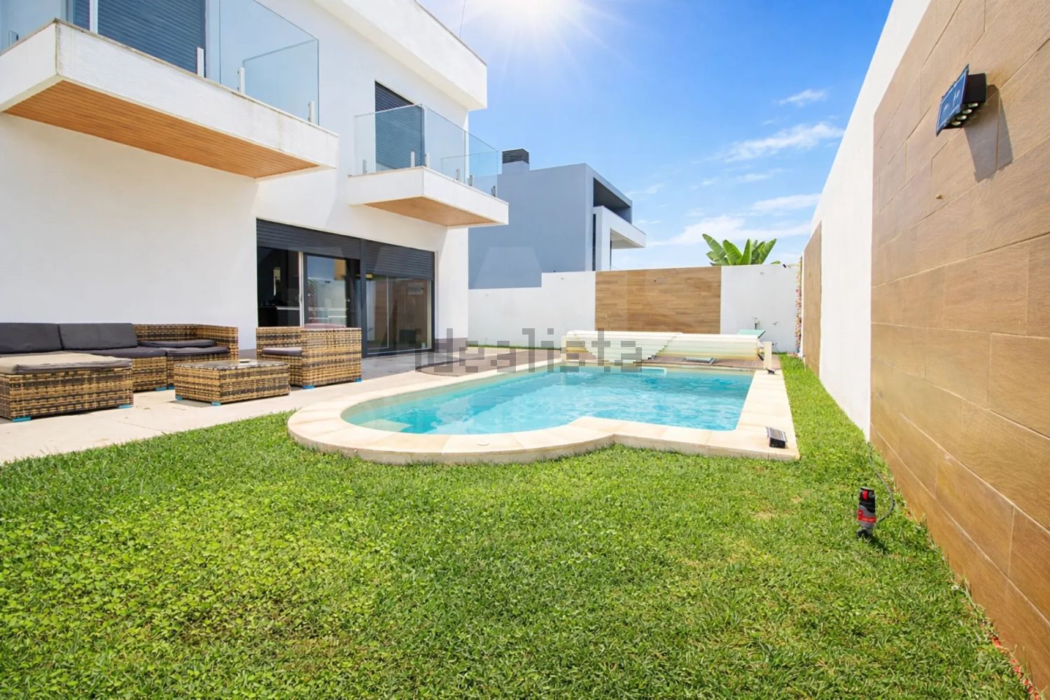 小楼房或别墅出售在Santo Antão e São Julião do Tojal - 游泳池