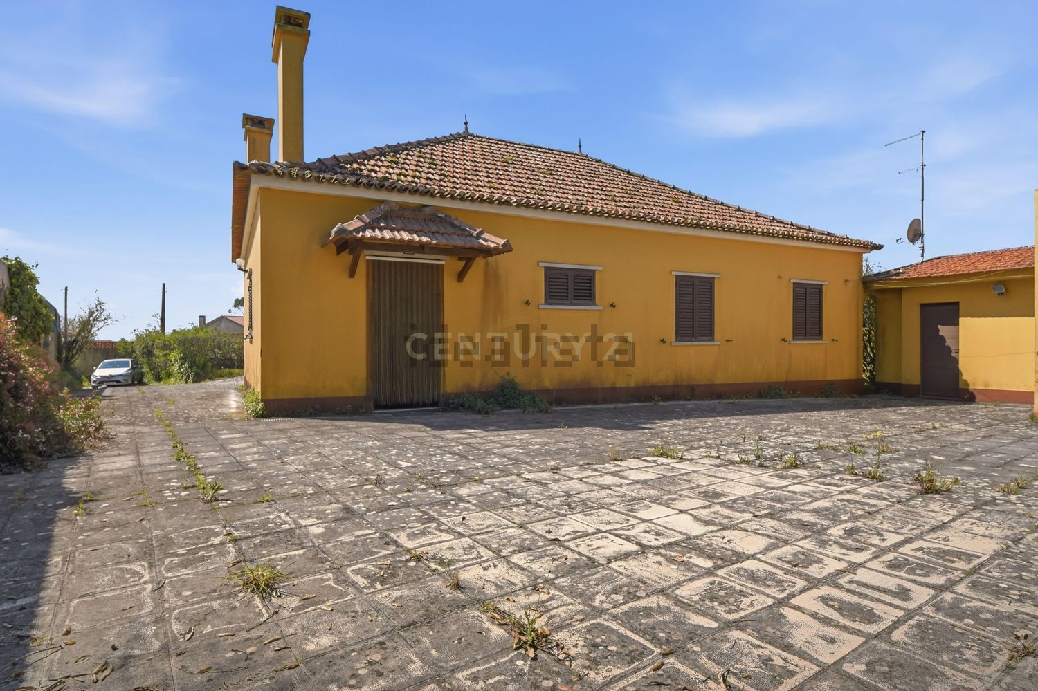 小楼房或独栋别墅出售在Rua do Bairro Novo - 外立面