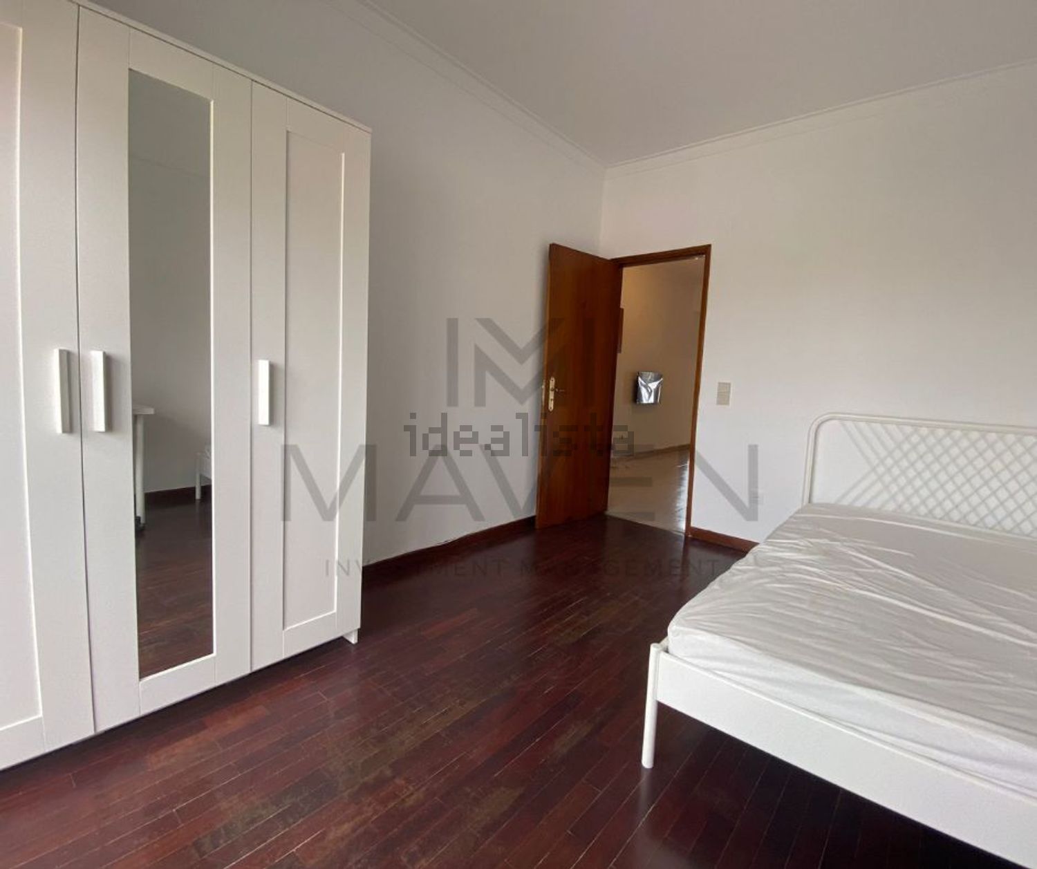 出租顶层公寓在Avenida Professor Rui Luís Gomes - 卧室