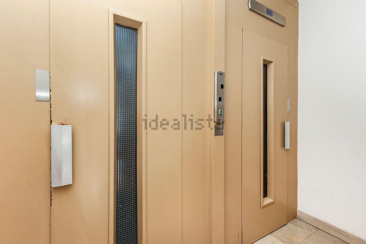 公寓 t2出售在Rua Josefa de Óbidos, 1 - 过道