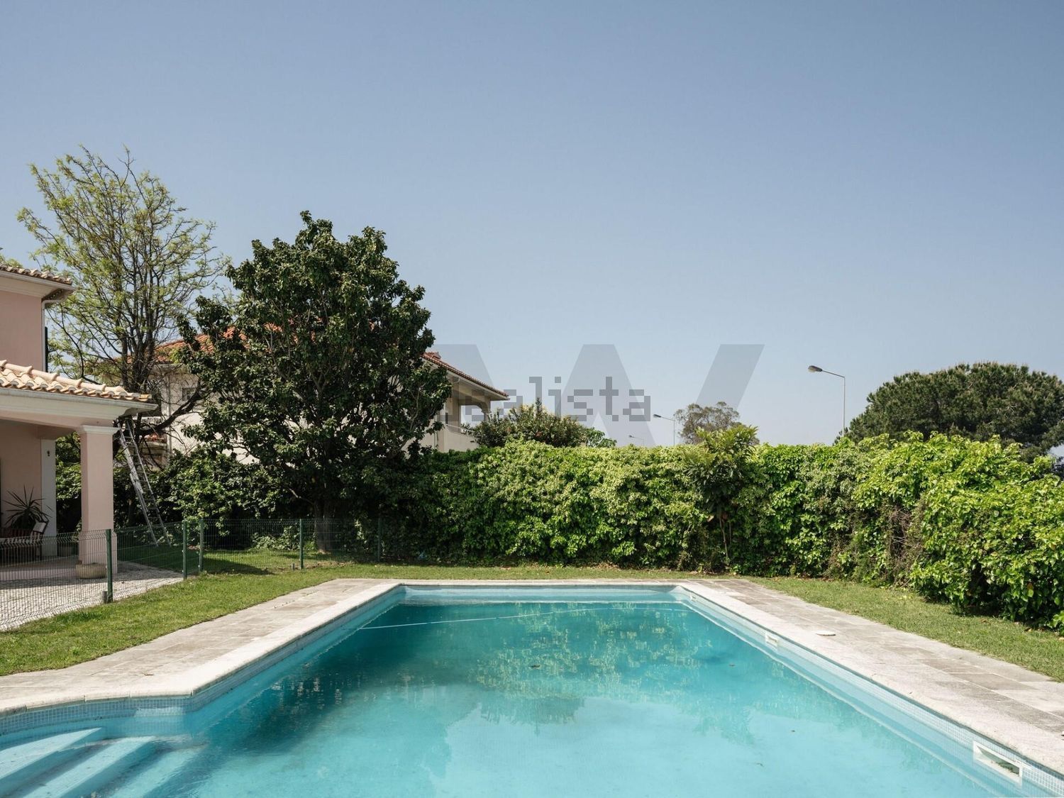 小楼房或别墅出售在Rua Natália Correia - 游泳池