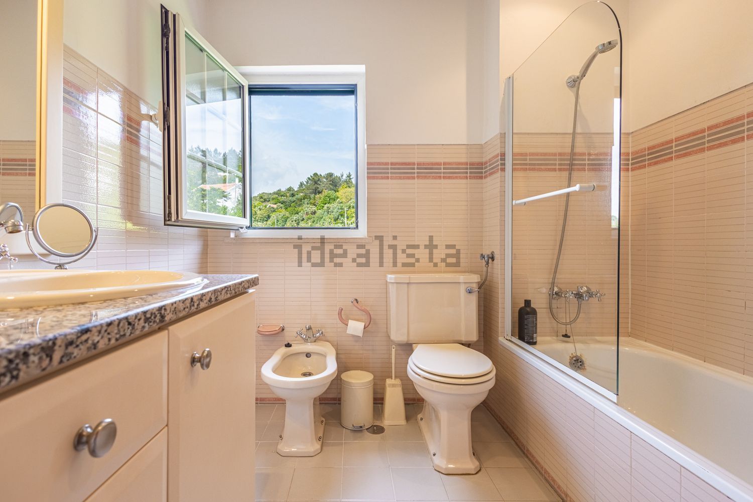 小楼房或独栋别墅出售Estr. da Serralheira de Baixo - 卫生间