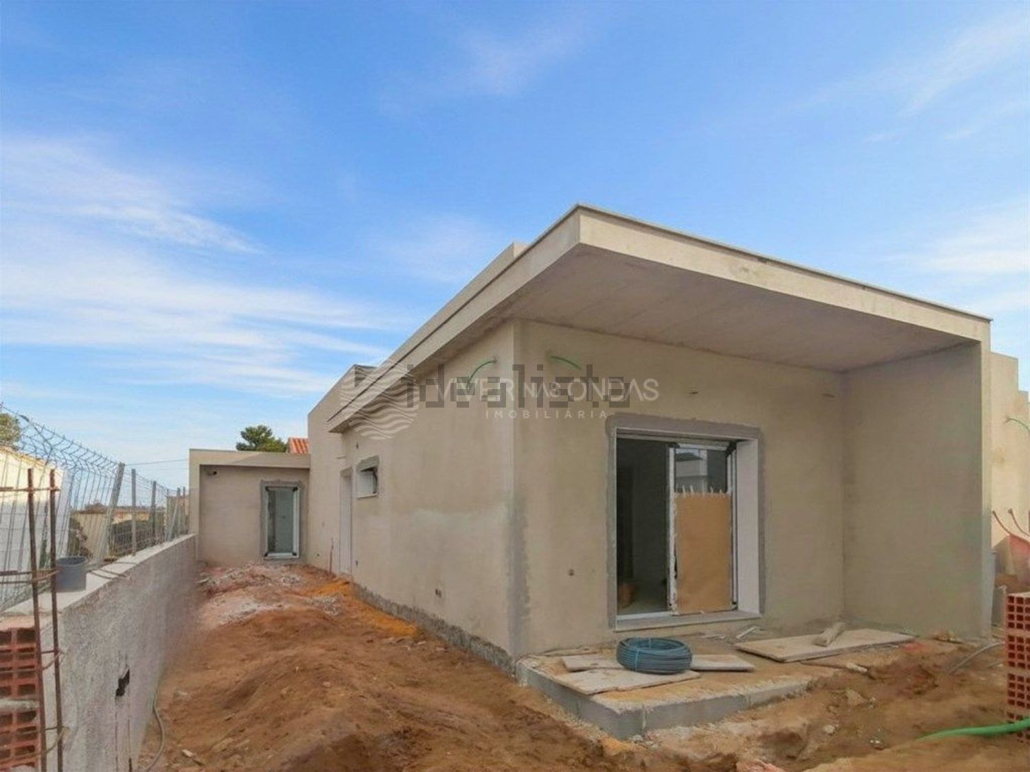 小楼房或独栋别墅出售在Pinhal do General - 外立面