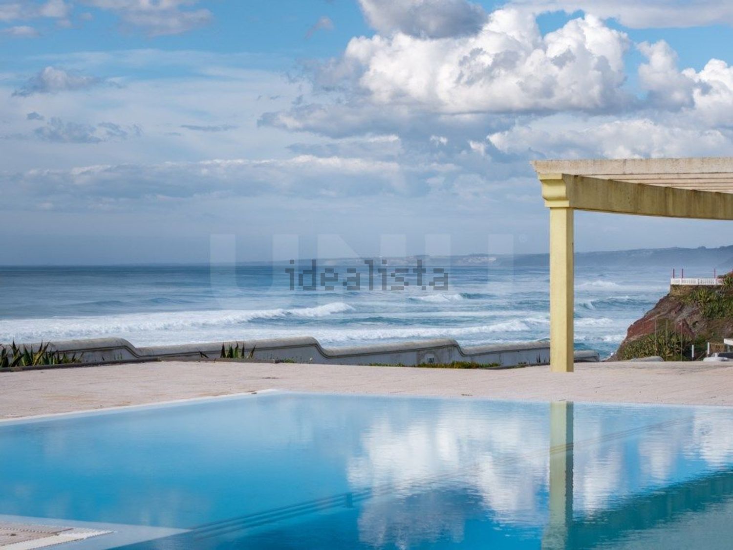 小楼房或独栋别墅出售在Rua José Joaquim de Miranda - 视线