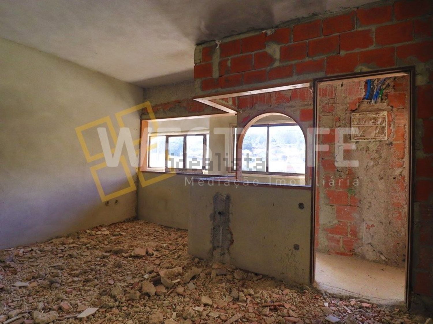 小楼房或独栋别墅出售在Venda do Pinheiro e Santo Estêvão das Galés - 照片