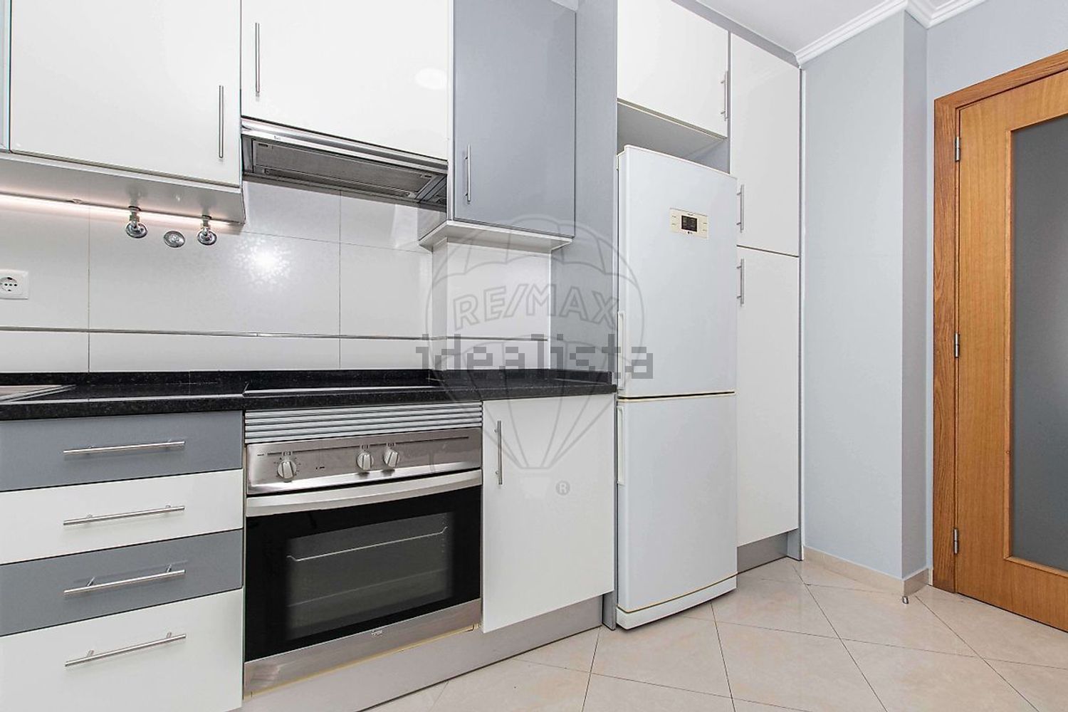 公寓 t2出售在Rua António Apolinário da Silva - 厨房