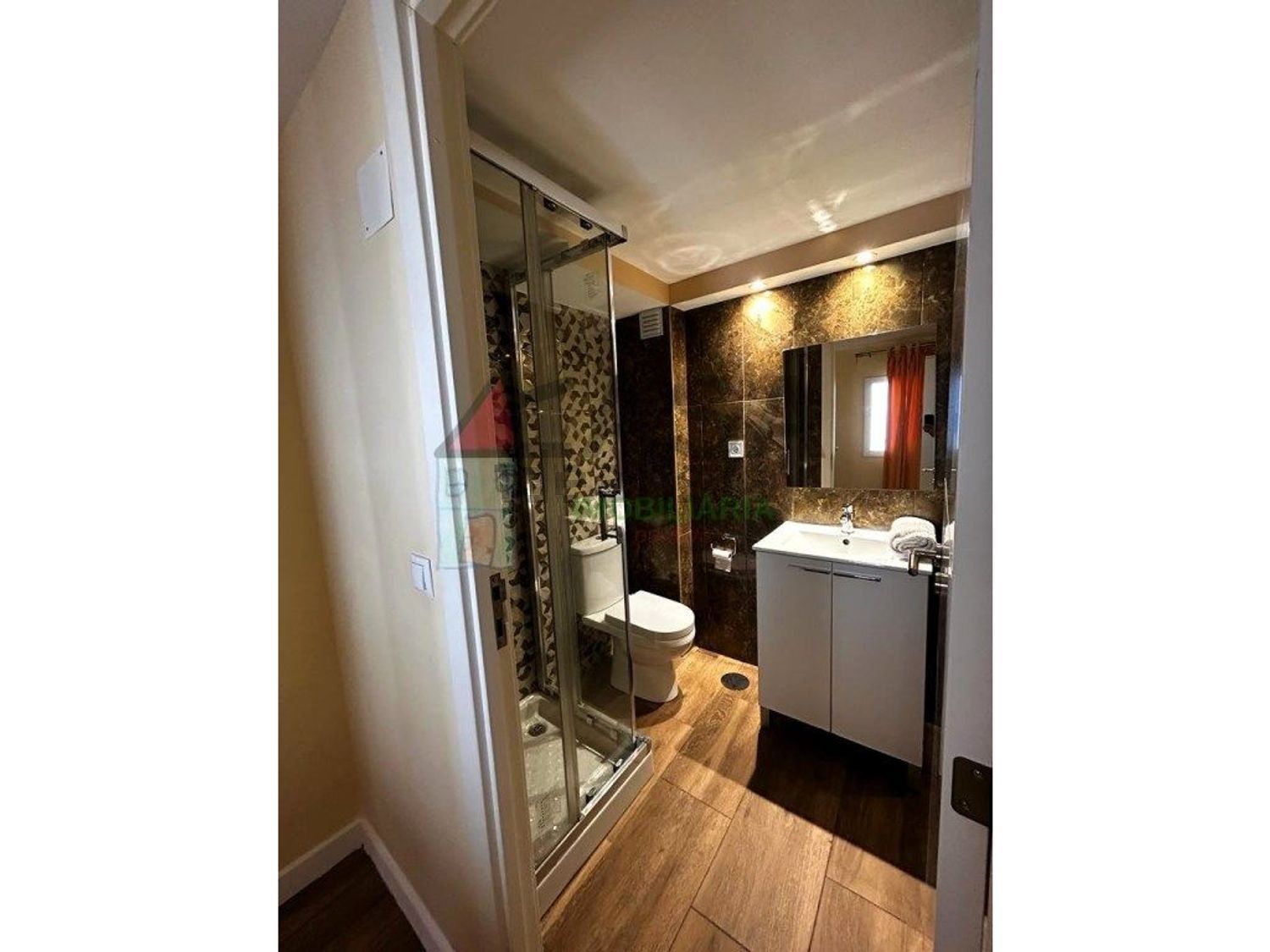 小楼房或独栋别墅出售在Rua Santo Estevão, 194 - 卫生间