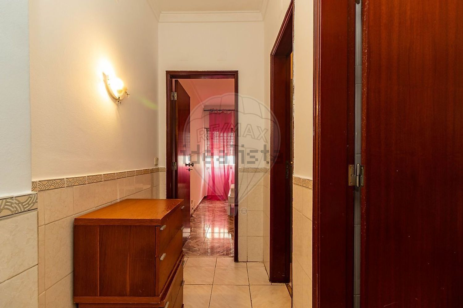 公寓 t3出售在Rua Abel Salazar - 过道