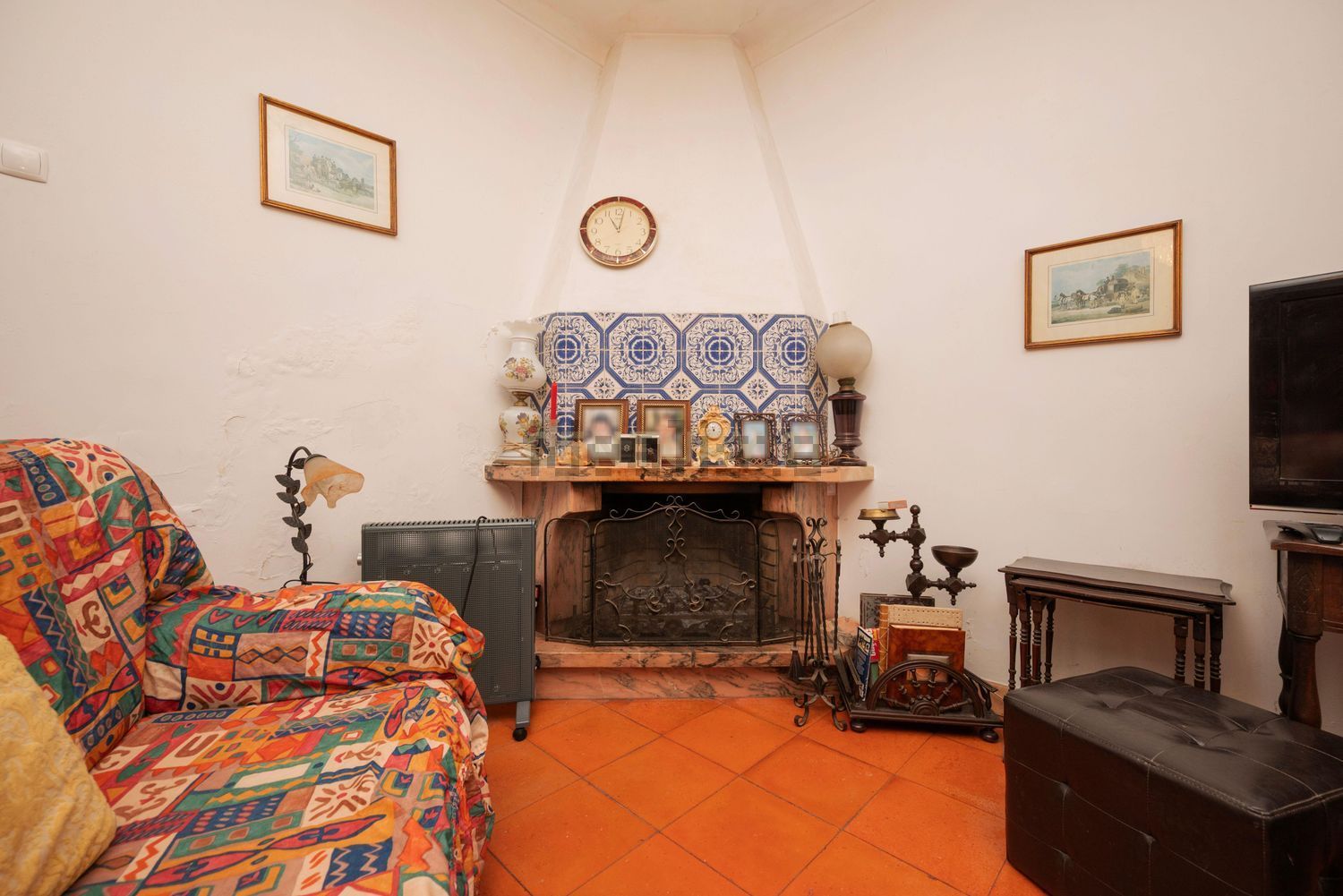 小楼房或独栋别墅出售在Praça Dom Fernando II, 6 - 客厅