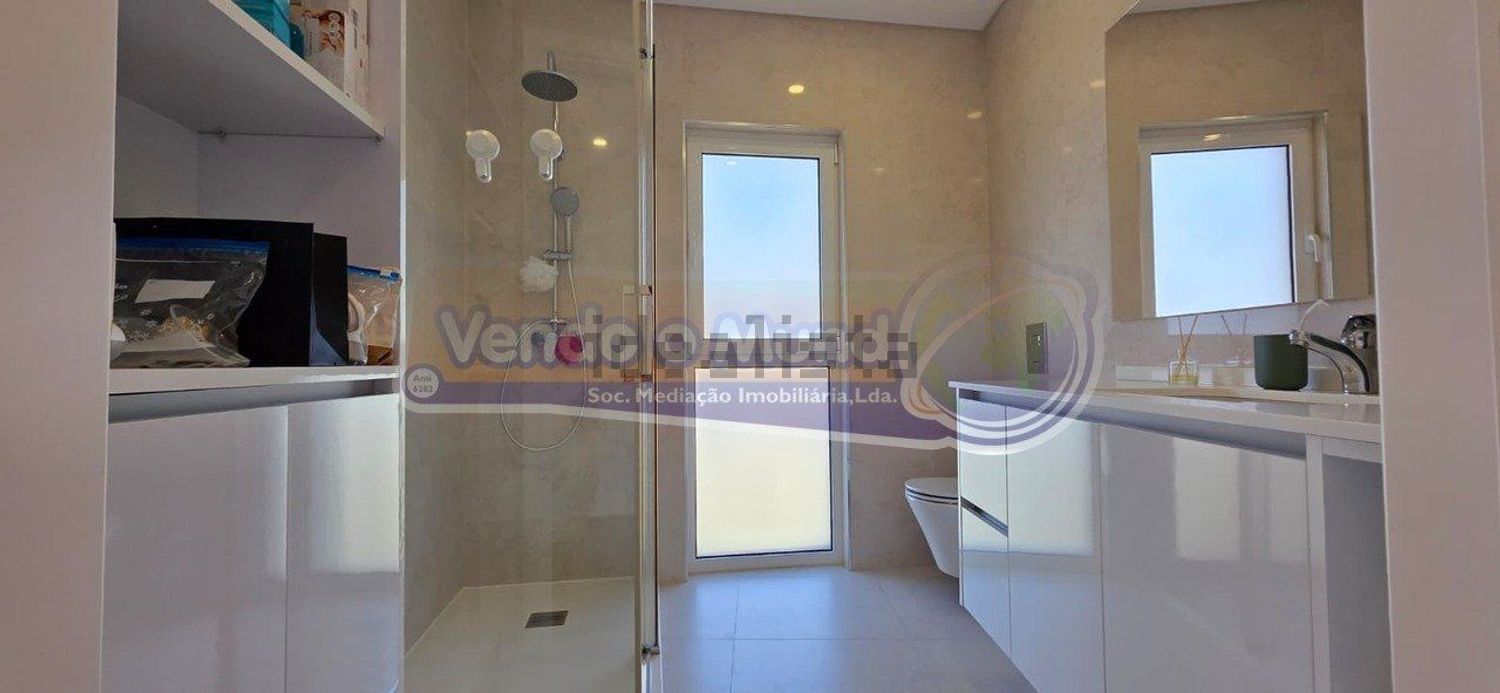 公寓 t2出售在Póvoa de Santa Iria e Forte da Casa - 卫生间