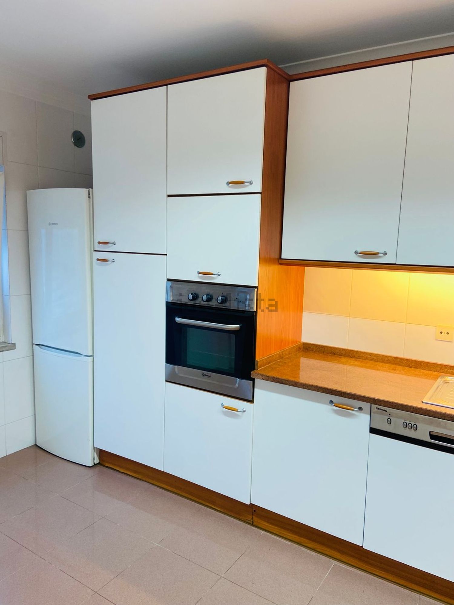 出租公寓 t2在Avenida Edmundo Lima Basto, 7 n - 厨房