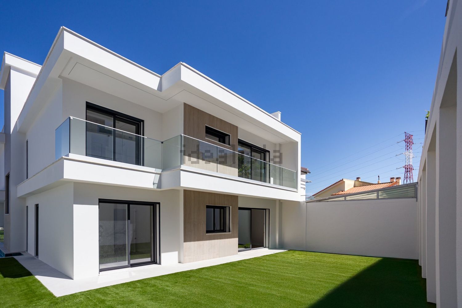 双拼别墅出售在Avenida Raul Brandão - 外立面