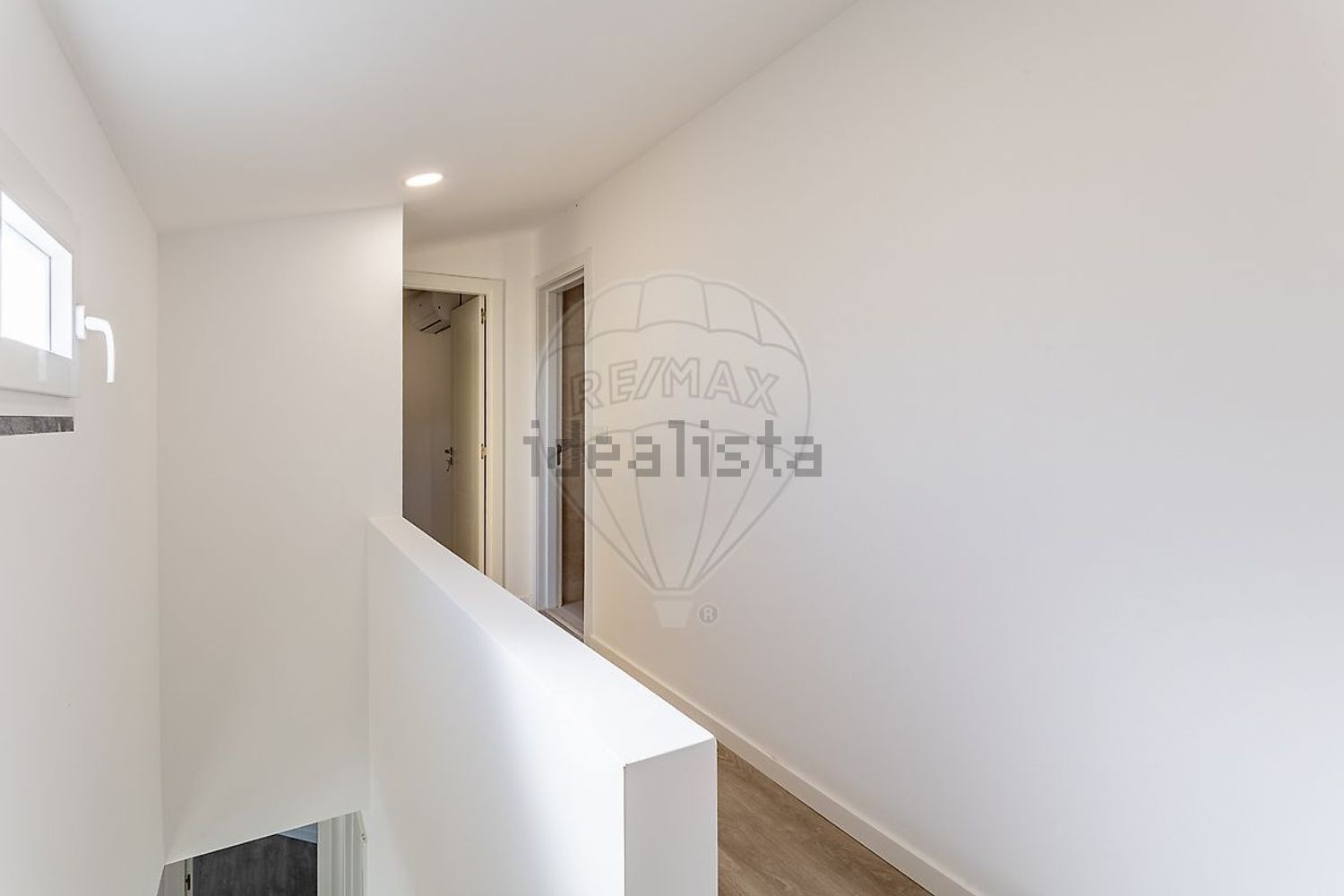 小楼房或独栋别墅出售在Rua Guerra Junqueiro - 照片