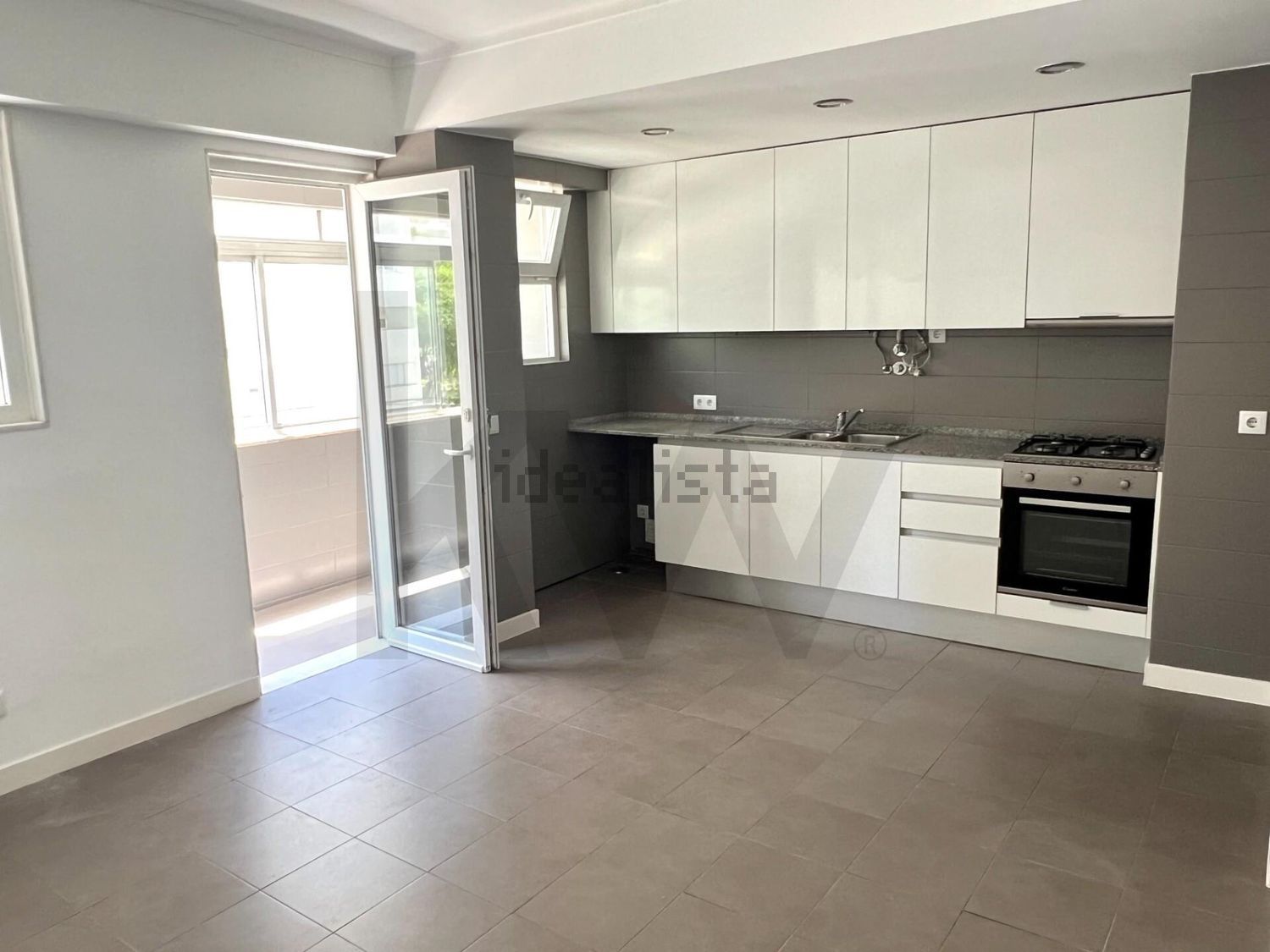 出租公寓 t4在Rua Fernão de Magalhães - 厨房