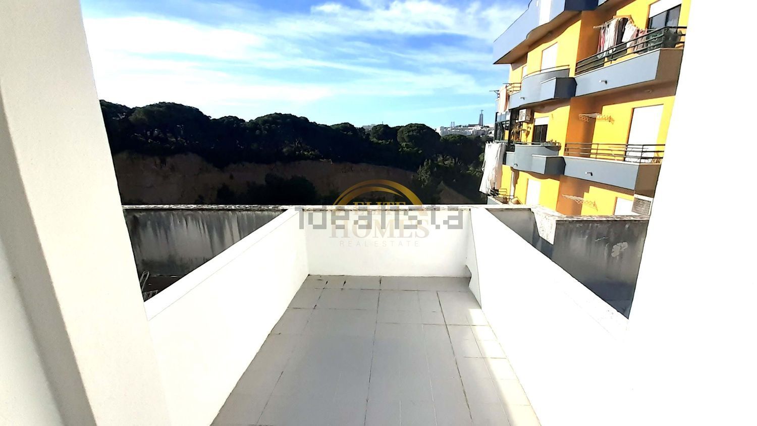 公寓 t3出售在Praceta Raúl Brandão - 阳台