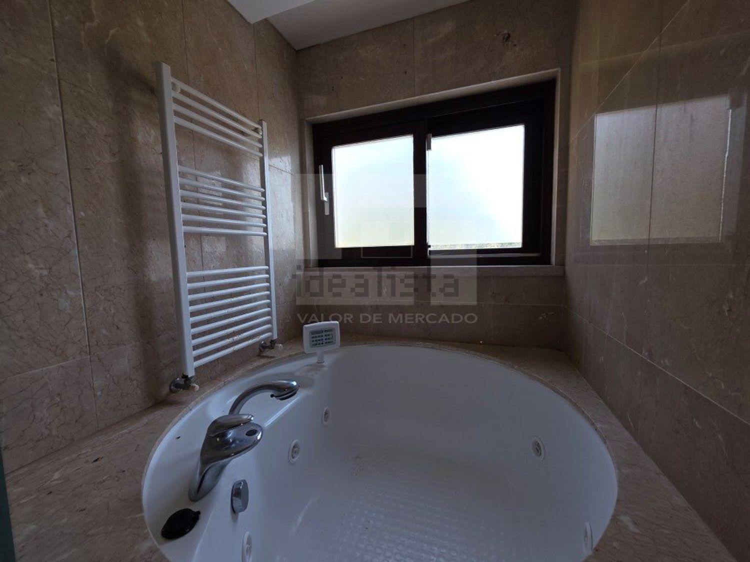 出租小楼房或独栋别墅在Rua Mato da Mina, 22 - 卫生间