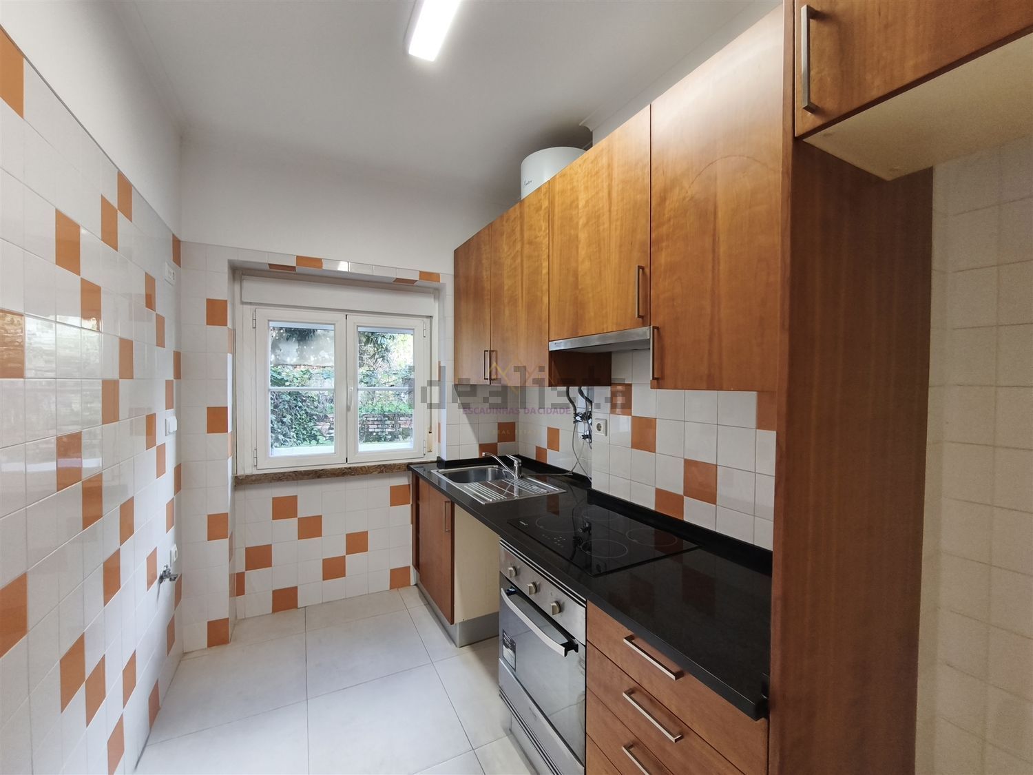 出租公寓 t3在Rua do Vale de Santo António s/n - 厨房