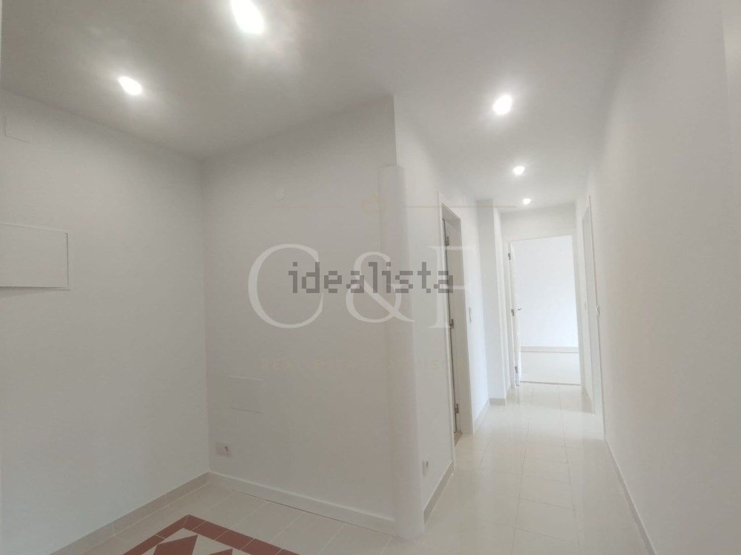 公寓 t3出售在Avenida Arsenal do Alfeite, 56 - 过道