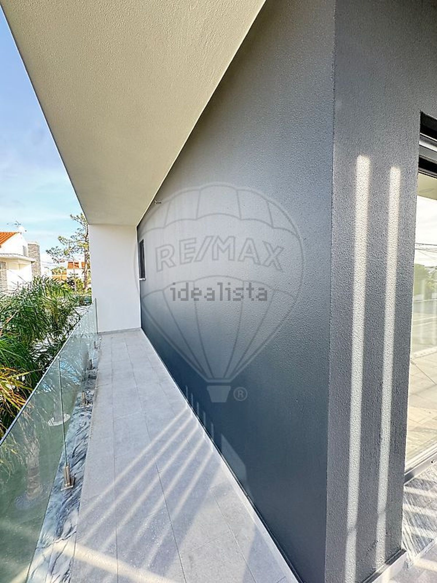 小楼房或独栋别墅出售在Alameda Miguel Torga - 阳台