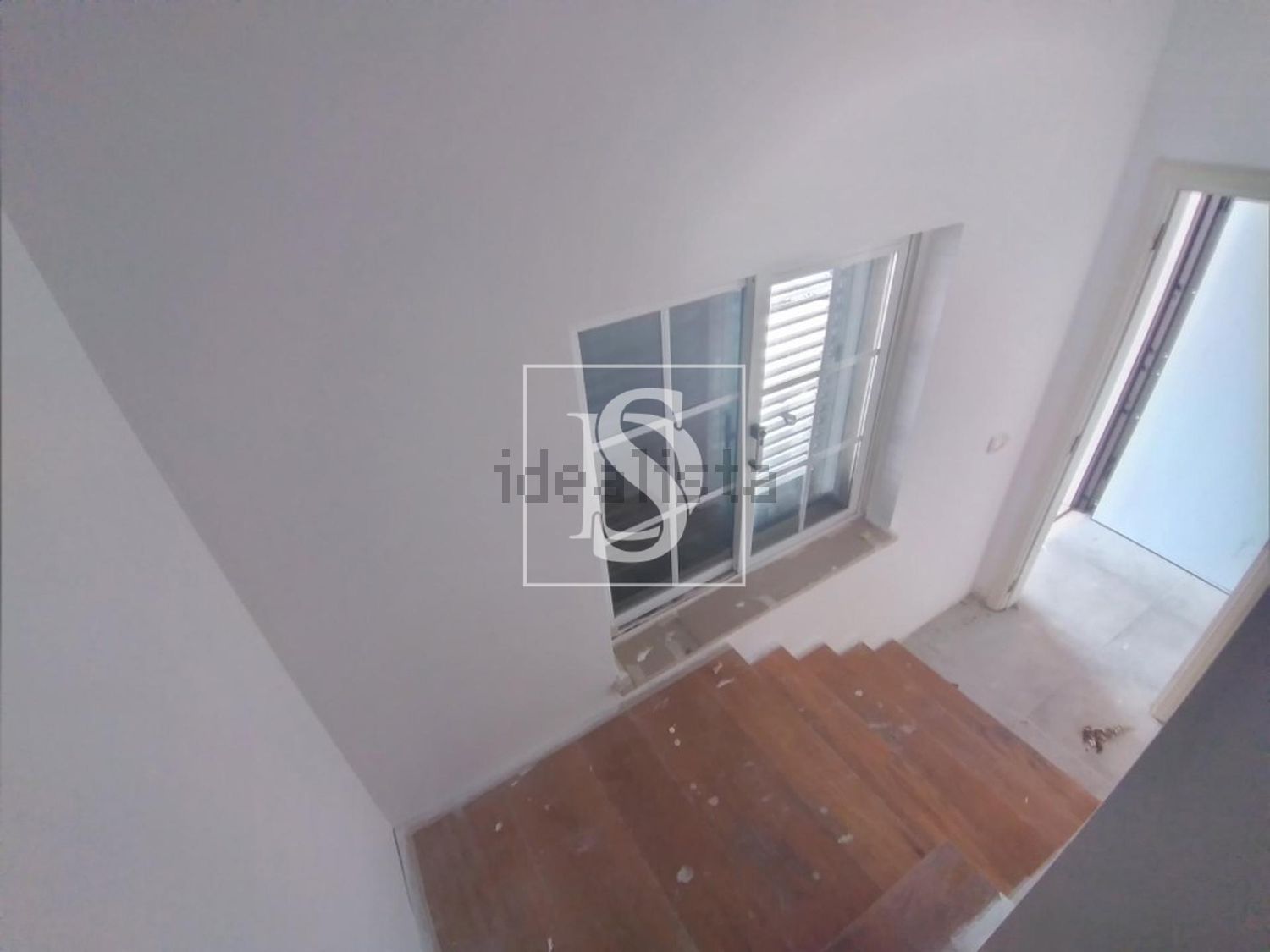 小楼房或独栋别墅出售在Rio Mouro Velho - Alto do Forte - 详情