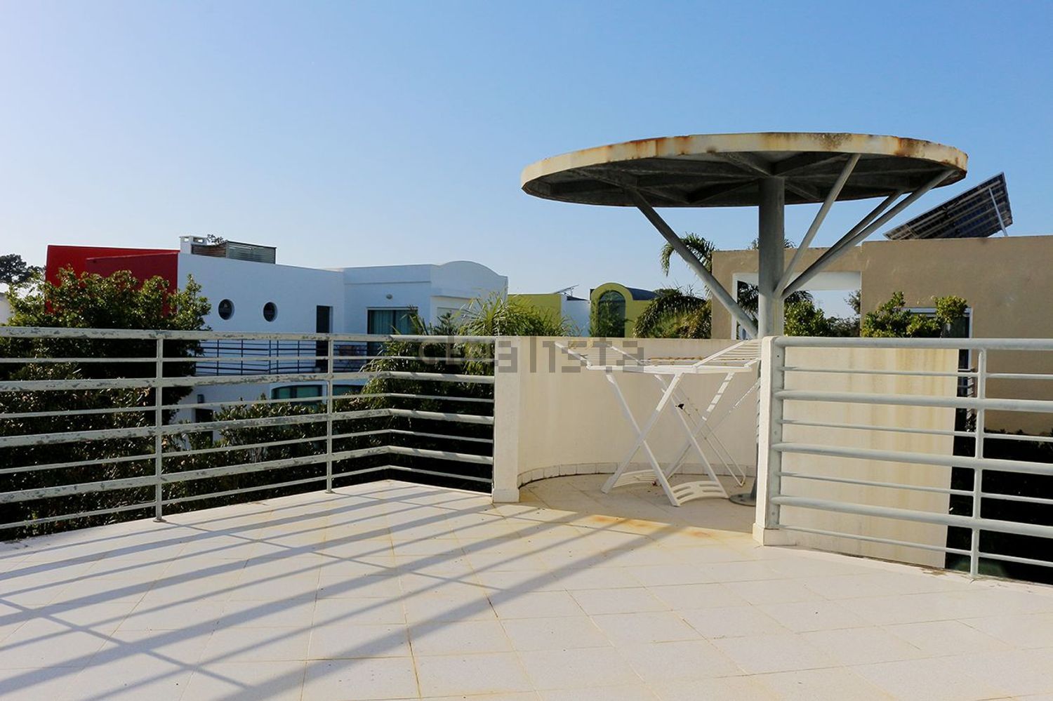 出租小楼房或独栋别墅R. Amadeu de Sousa Cardoso s/n - 阳台