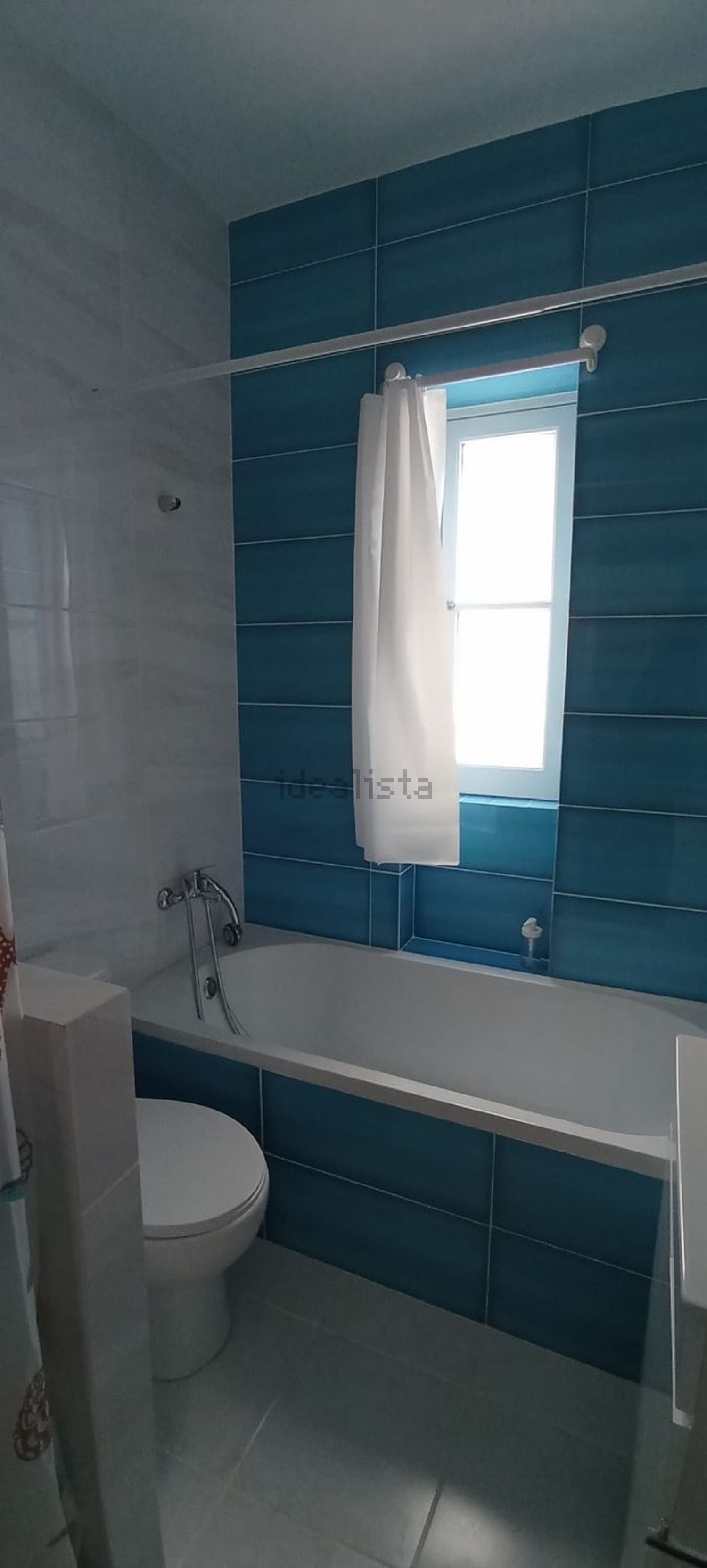 出租房间在Rua São Pedro, 14 - 卫生间