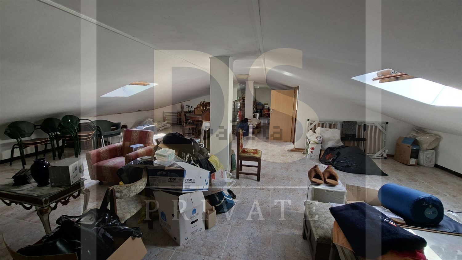 小楼房或独栋别墅出售在Santo Isidoro - 客厅