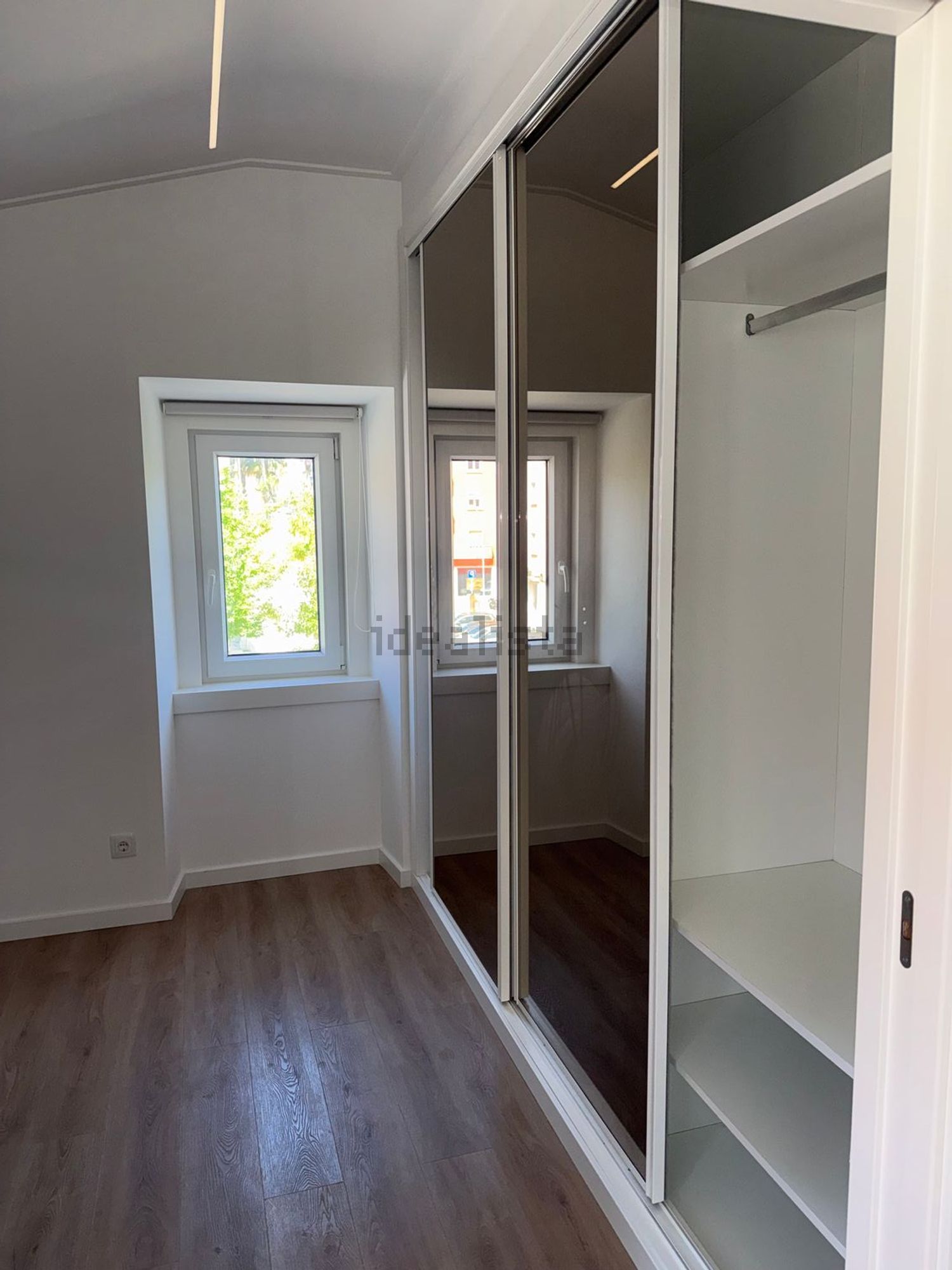 出租复式公寓在Rua Cândido dos Reis, 10 - 试衣间