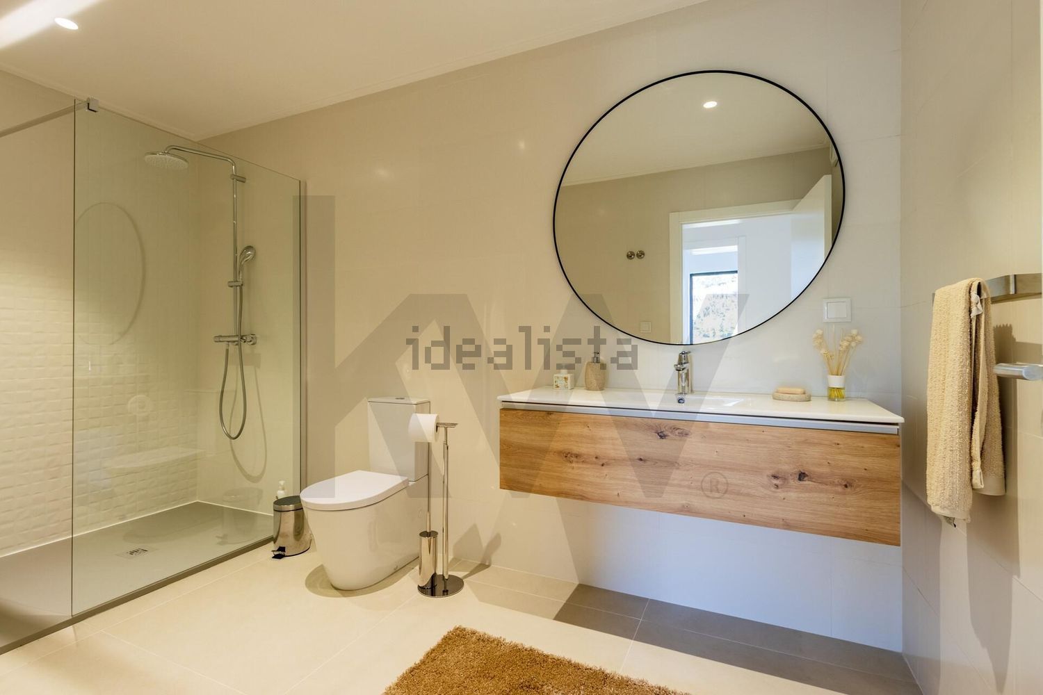 小楼房或独栋别墅出售在Rua das Lombas - 卫生间