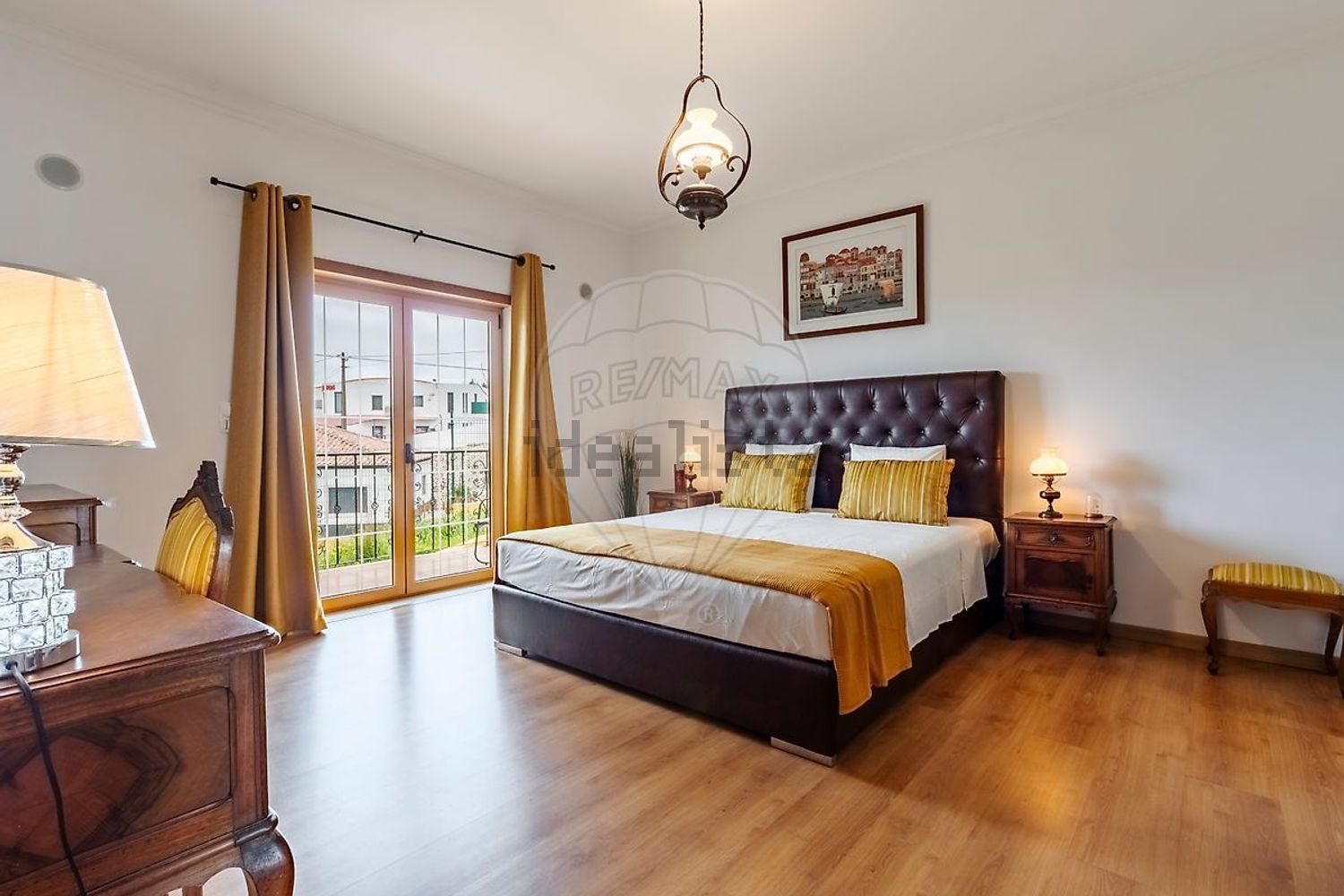 小楼房或独栋别墅出售在Estrada de Paços - 卧室