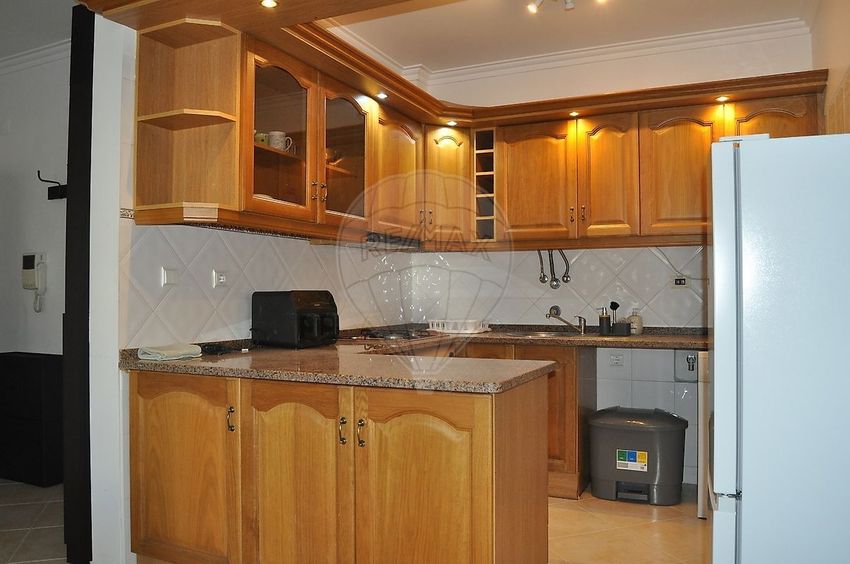 出租t0（单人公寓）在Rua Alfredo Cunha