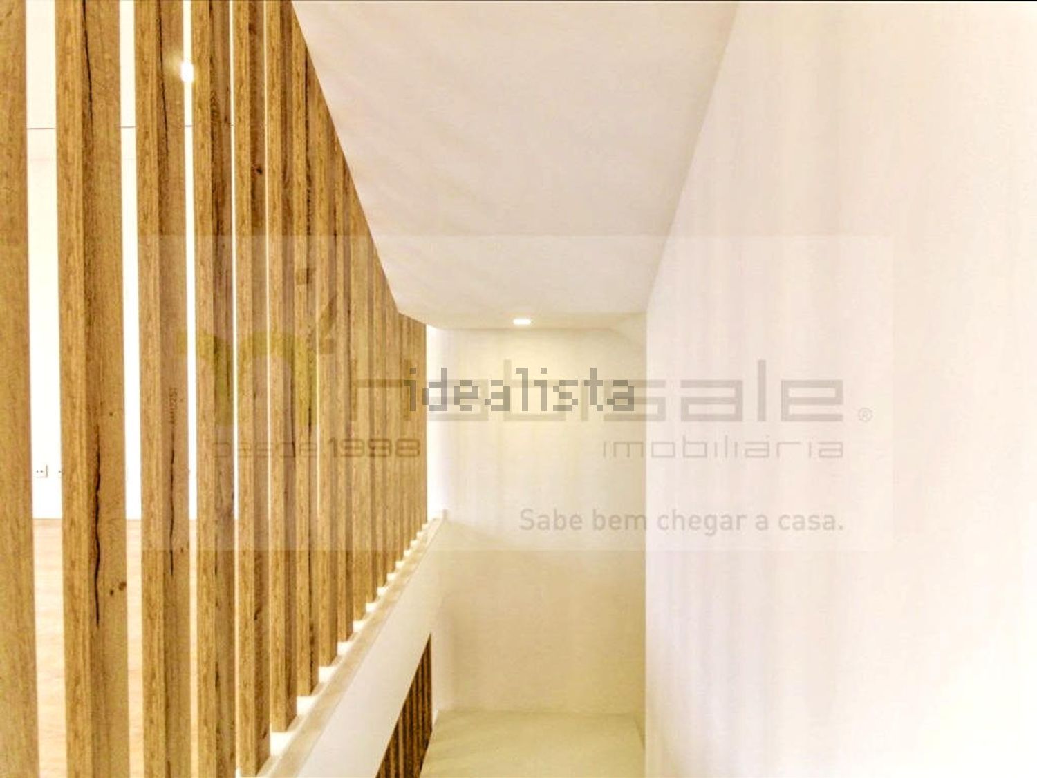 小楼房或独栋别墅出售在Rua Vieira da Silva - 详情