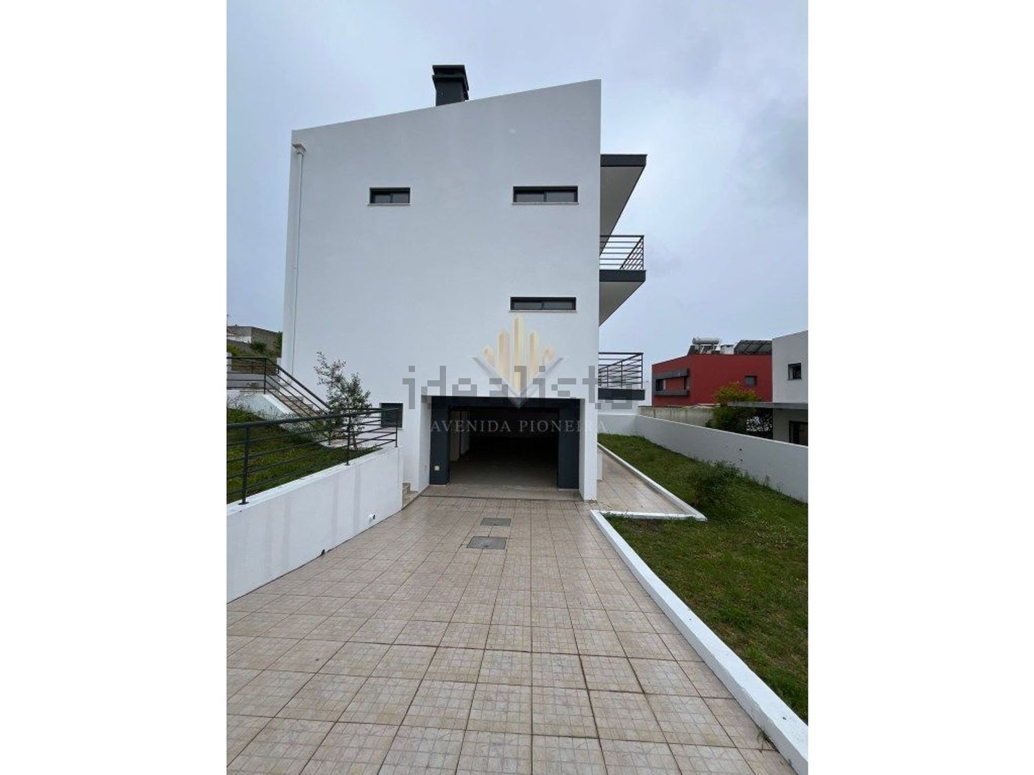 小楼房或独栋别墅出售在Rua Pulido Valente - 外立面