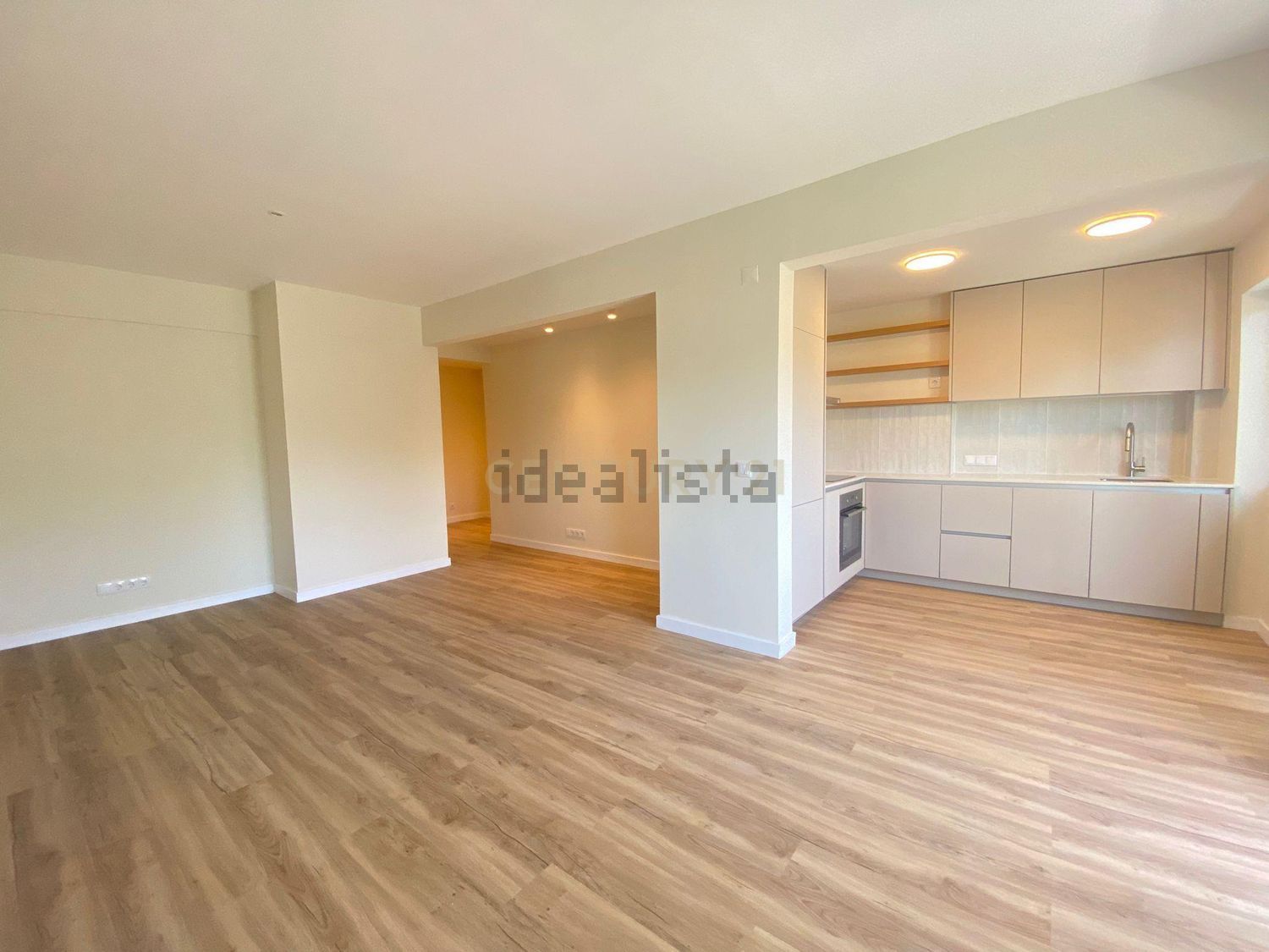 公寓 t2出售在Estrada da Luz, 238 - 居住