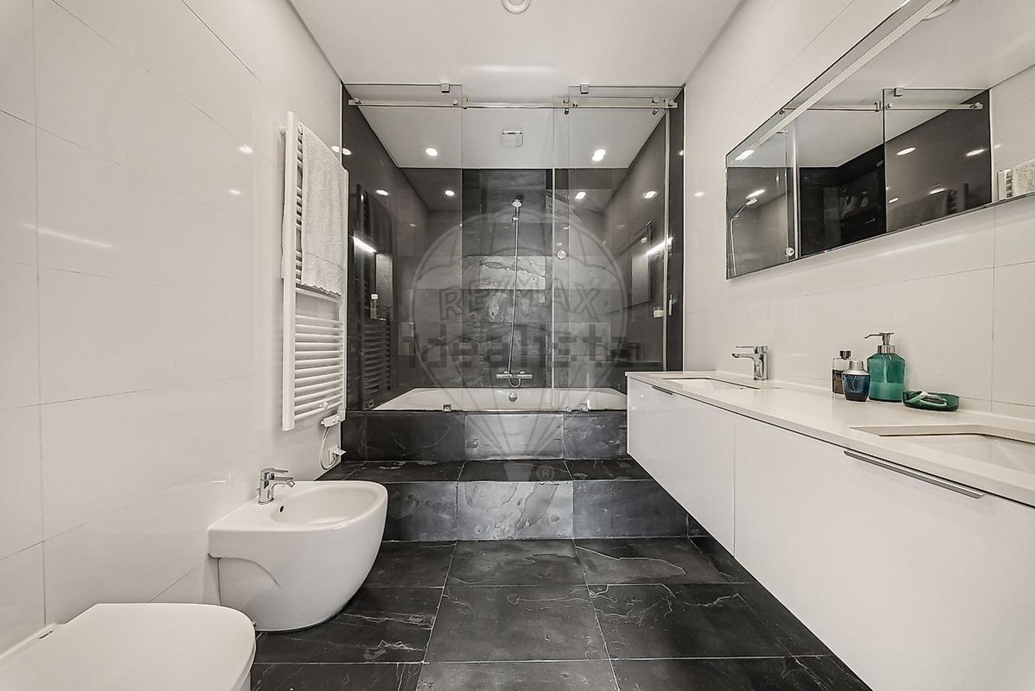 小楼房或独栋别墅出售在Bairro Vila Morena - 卫生间